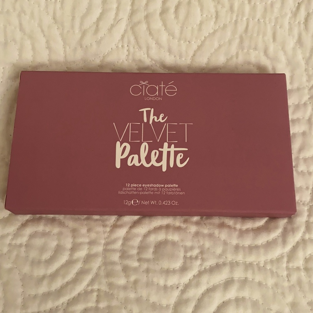 The velvet pallets. 12 piece eyeshadow.